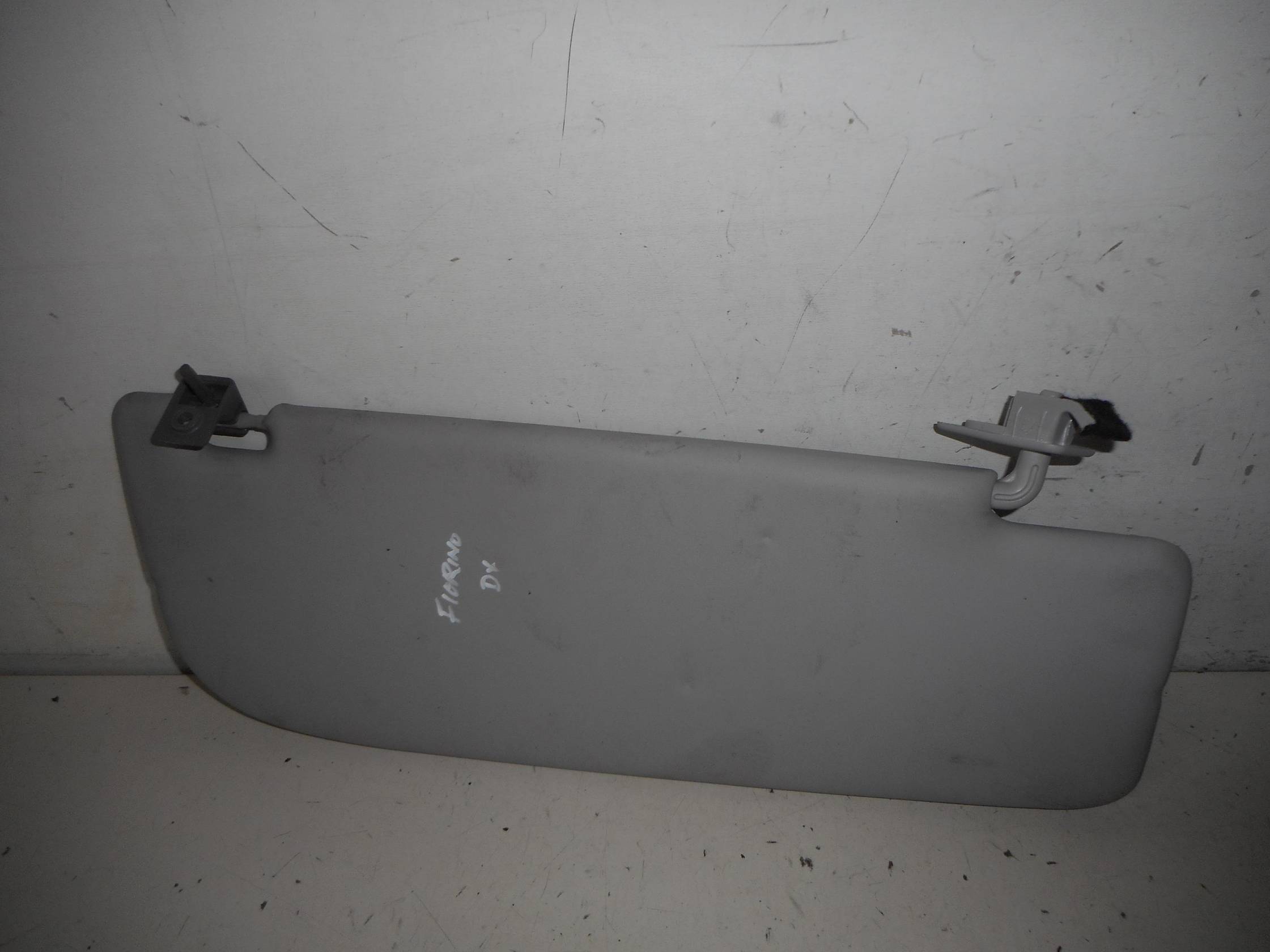 Aletta parasole parabrezza dx.